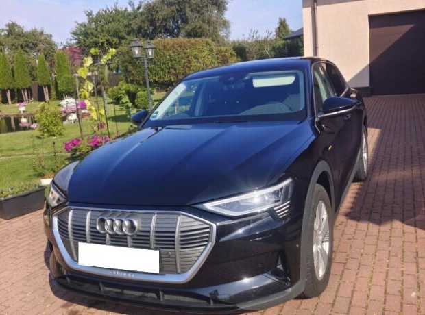 Audi e-tron , 2021, пробег 68000 км