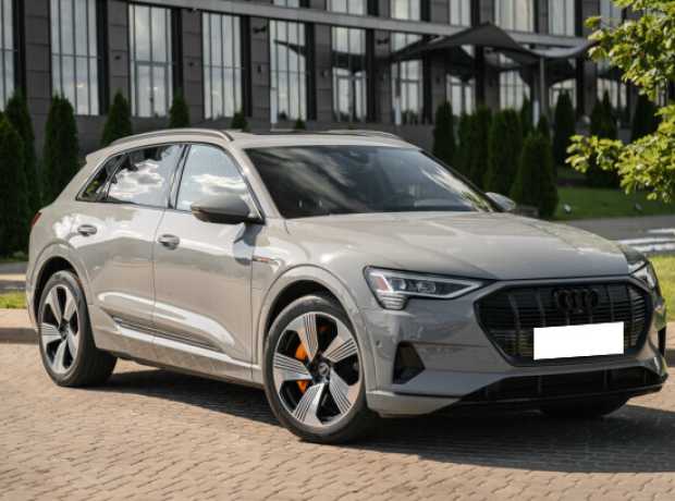 Audi e-tron , 2022, пробег 33500 км