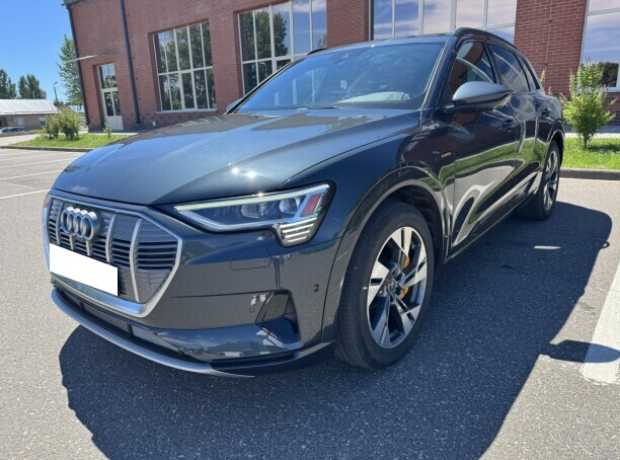 Audi e-tron , 2022, пробег 43740 км