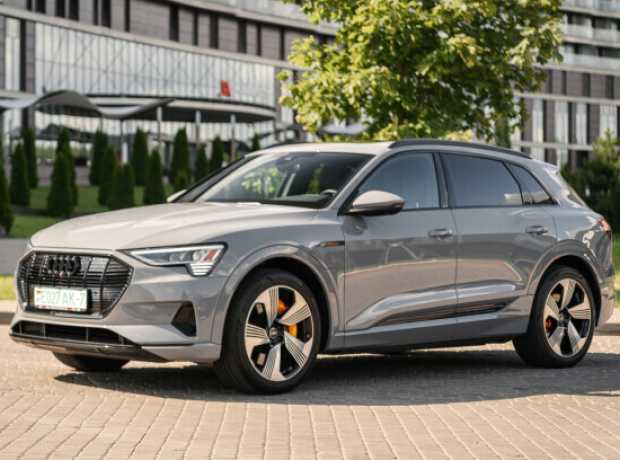 Audi e-tron , 2022, пробег 45000 км