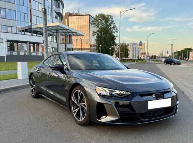 Audi e-tron GT , 2022, пробег 24600 км