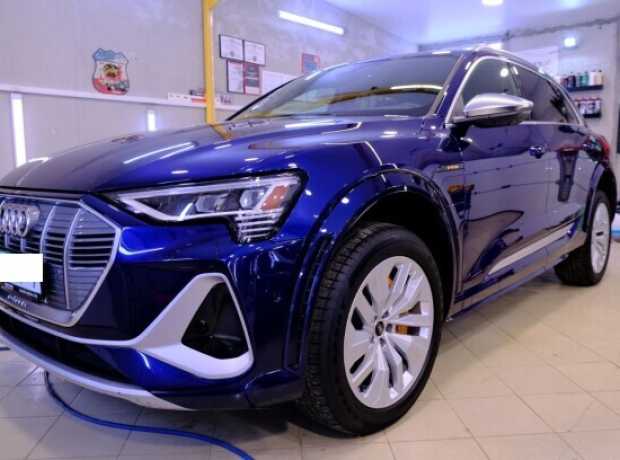 Audi e-tron S , 2022, пробег 17000 км