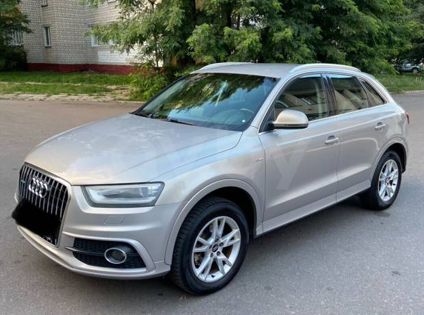 Audi Q3 8U