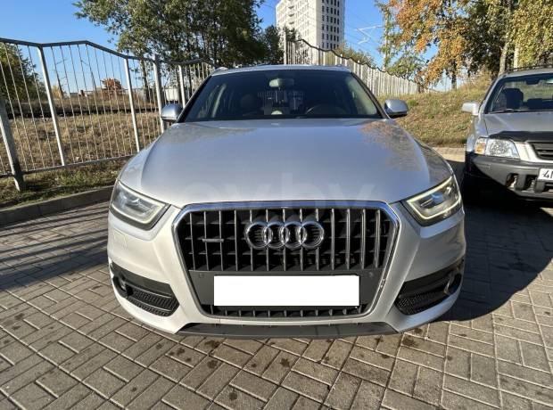 Audi Q3 8U