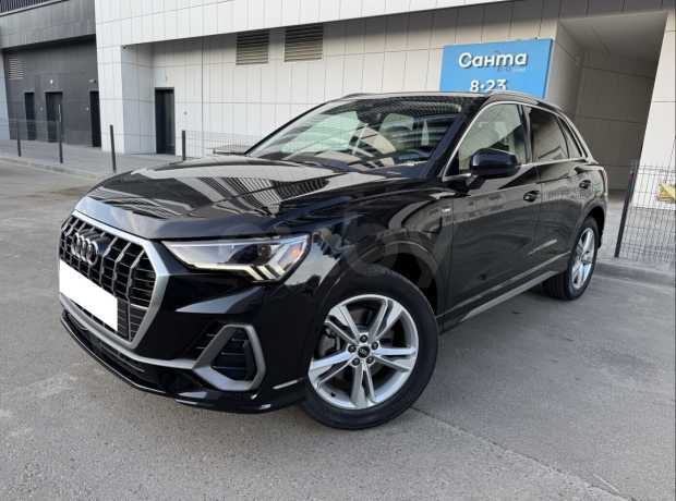 Audi Q3 F3