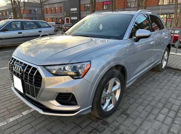 Audi Q3 F3