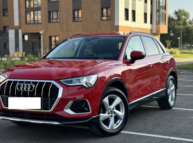 Audi Q3 F3