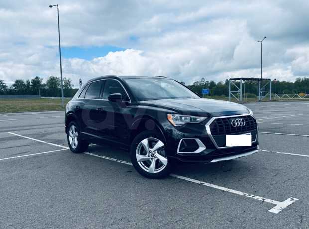 Audi Q3 F3