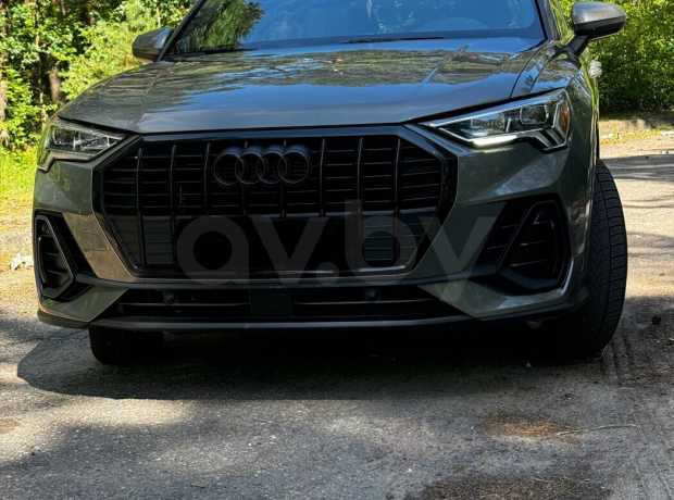 Audi Q3 F3