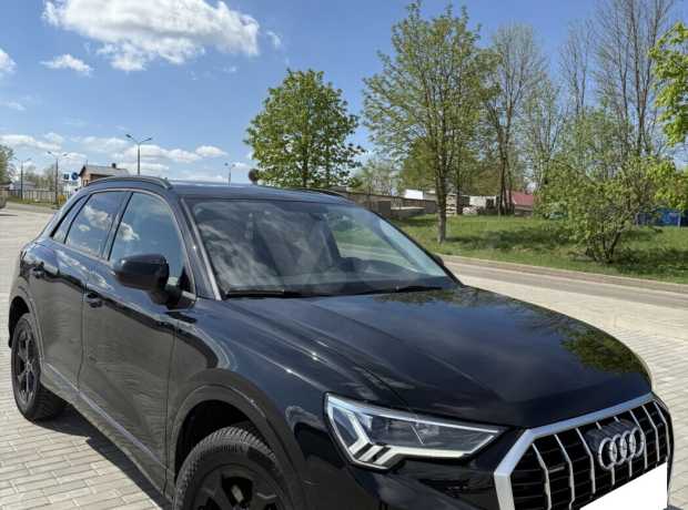 Audi Q3 F3