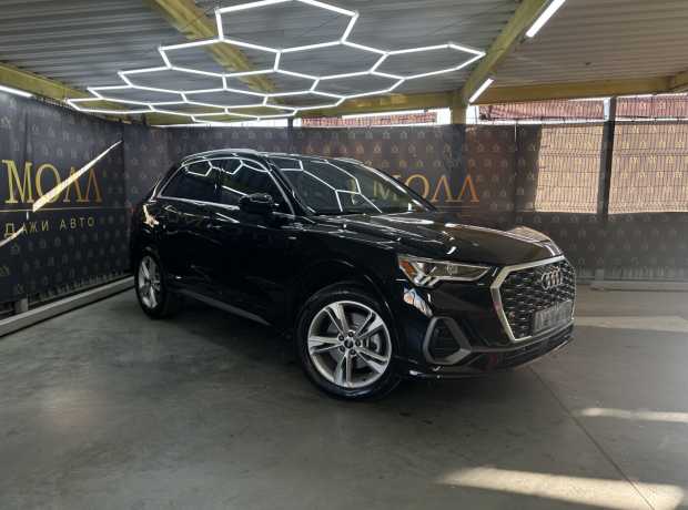 Audi Q3 F3