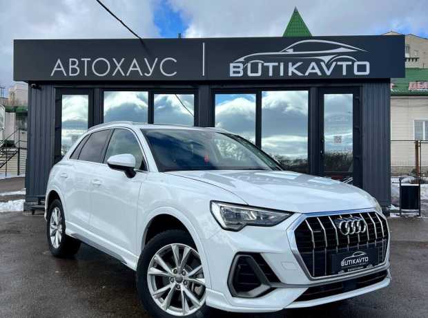 Audi Q3 F3