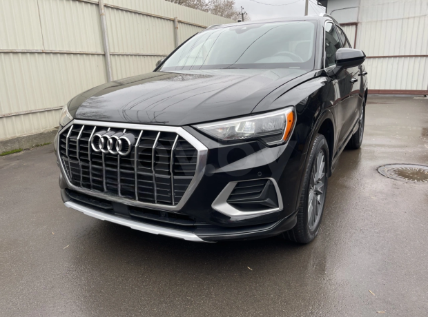 Audi Q3 F3