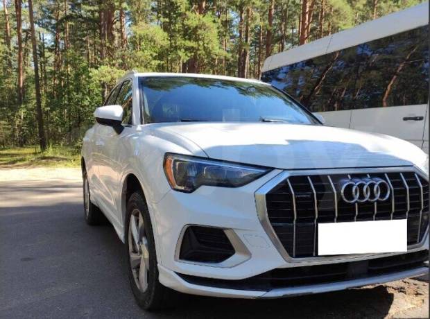 Audi Q3 F3