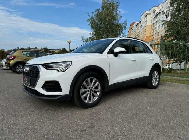 Audi Q3 F3