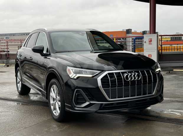 Audi Q3 F3