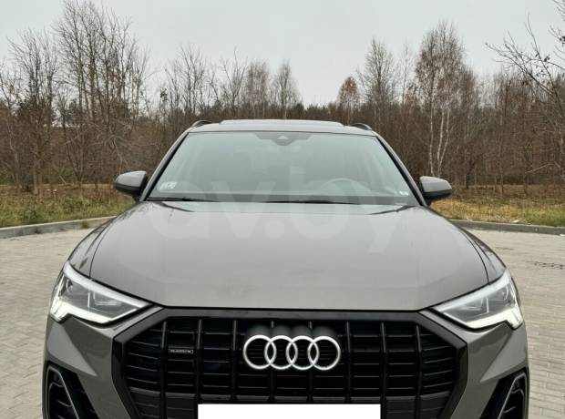 Audi Q3 F3