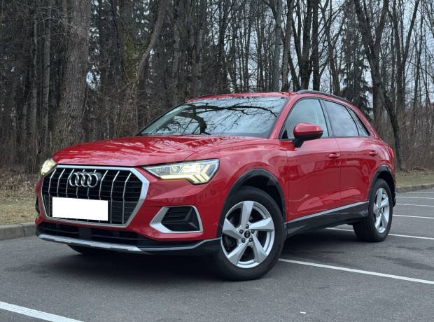 Audi Q3 F3