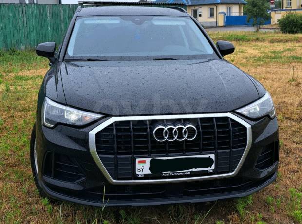 Audi Q3 F3