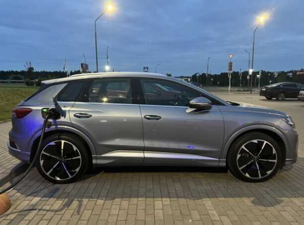 Audi Q4 e-tron , 2022, пробег 17000 км