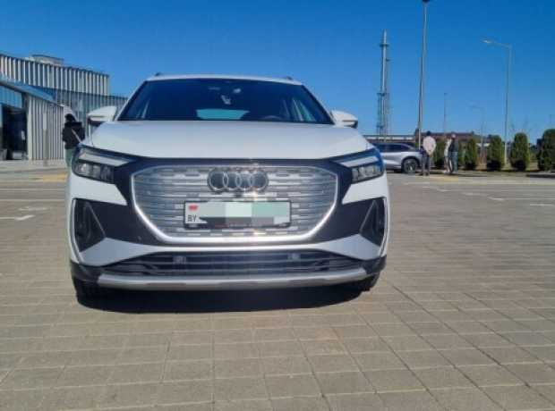 Audi Q4 e-tron , 2022, пробег 67000 км