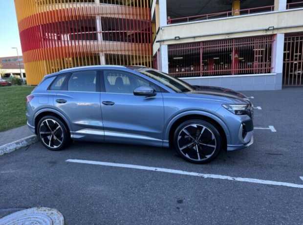 Audi Q4 e-tron , 2023, пробег 10470 км