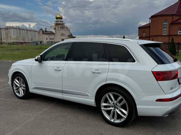 Audi Q7 4M