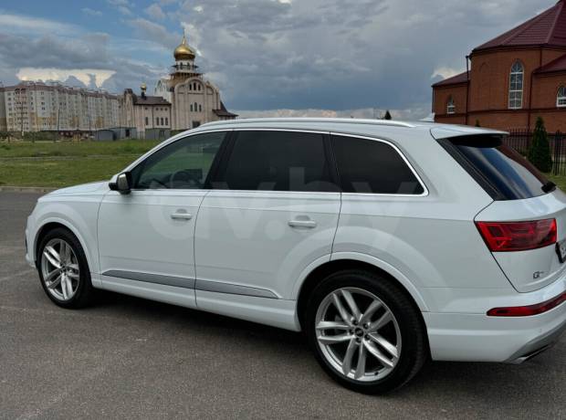 Audi Q7 4M