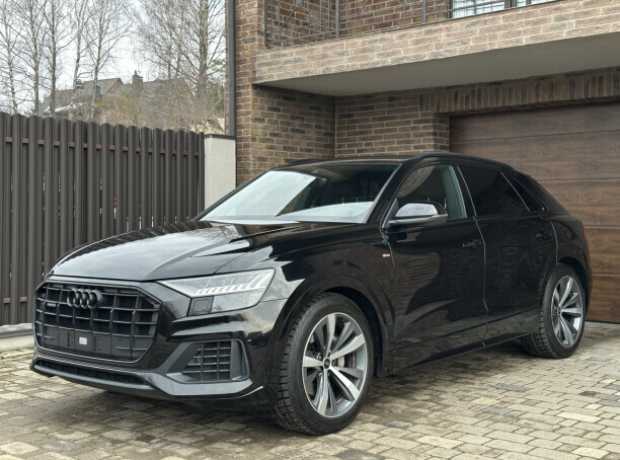 Audi Q8 I, 2021, пробег 72000 км Audi Q8 I, 2021, пробег 72000 км