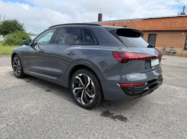 Audi Q8 Sportback e-tron , 2024, пробег 4800 км