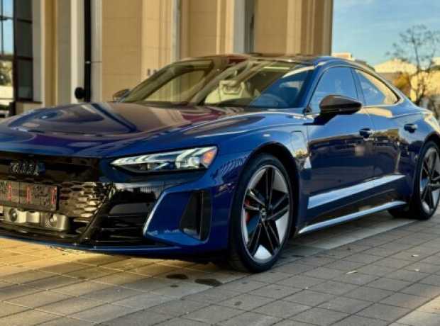 Audi RS e-tron GT , 2022, пробег 4200 км Audi RS e-tron GT , 2022, пробег 4200 км