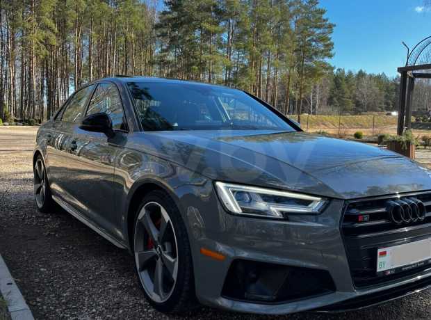 Audi S4 B9