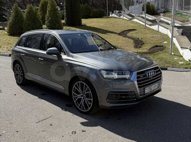 Audi SQ7 4M