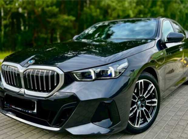BMW 5 серия G60, 2023, пробег 27000 км BMW 5 серия G60, 2023, пробег 27000 км