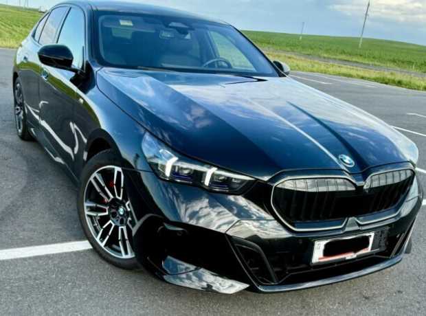 BMW 5 серия G60, 2023, пробег 27000 км BMW 5 серия G60, 2023, пробег 27000 км