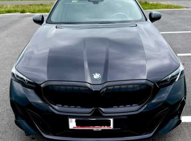 BMW 5 серия G60, 2023, пробег 27000 км BMW 5 серия G60, 2023, пробег 27000 км