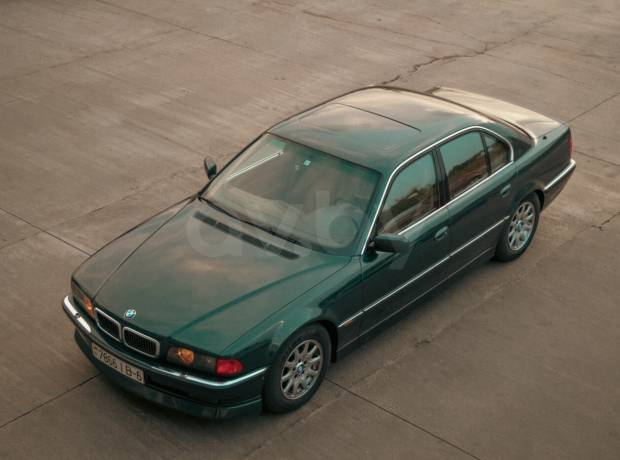 BMW 7 серия E38