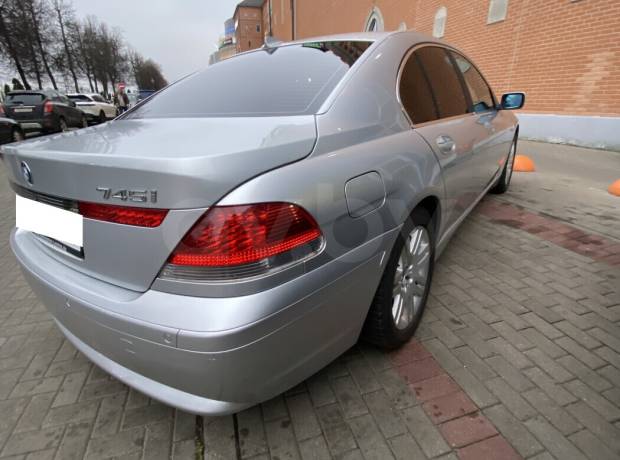 BMW 7 серия E65