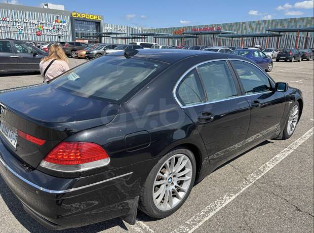 BMW 7 серия E65