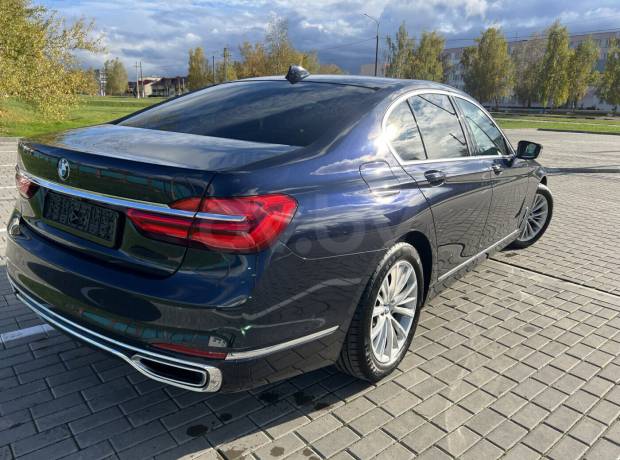 BMW 7 серия G11