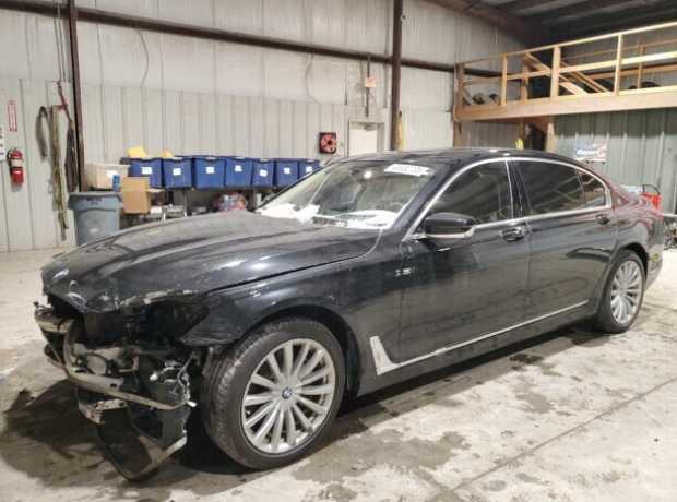 BMW 7 серия G12 (Long), 2017, пробег 159500 км BMW 7 серия G12 (Long), 2017, пробег 159500 км