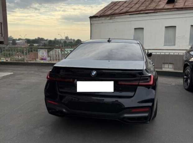 BMW 7 серия G12 (Long)  Рестайлинг, 2020, пробег 130000 км
