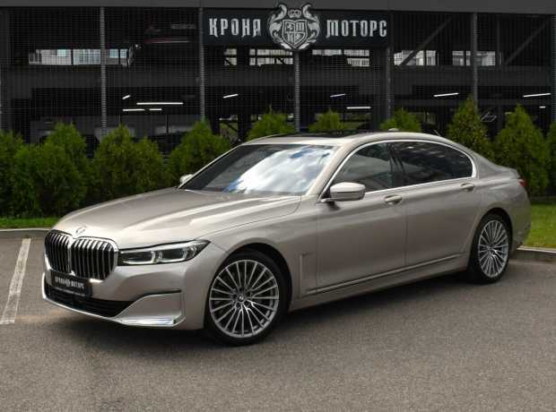 BMW 7 серия G12 (Long) Рестайлинг