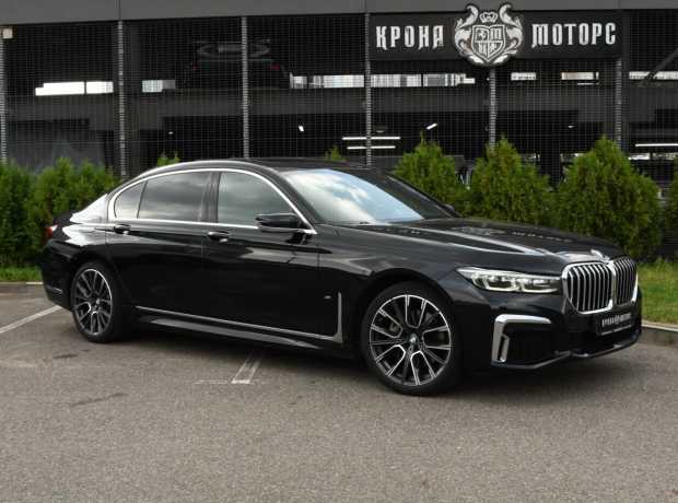 BMW 7 серия G12 (Long) Рестайлинг