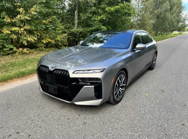 BMW 7 серия G70, 2024, пробег 32000 км