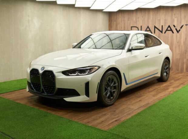 BMW i4 , 2023, пробег 5700 км