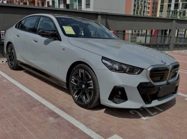 BMW i5 , 2024, пробег 1400 км BMW i5 , 2024, пробег 1400 км
