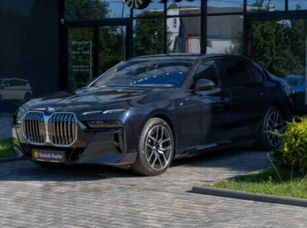 BMW i7 , 2023, пробег 7000 км