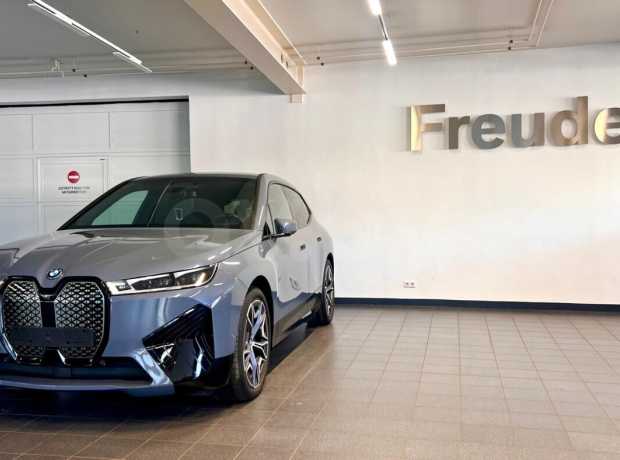 BMW iX I