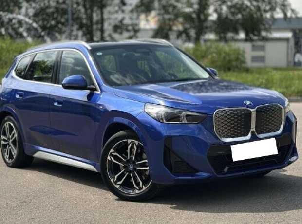 BMW iX1 , 2023, пробег 15600 км